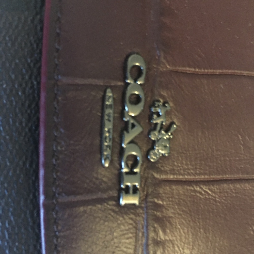 Brand New COACH Wallet! - Picture 2 of 3
